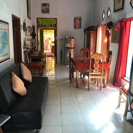 Red Beach Homestay Pasanggaran Extérieur photo
