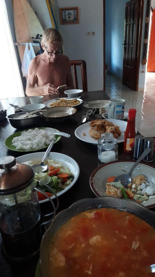 Red Beach Homestay Pasanggaran Extérieur photo