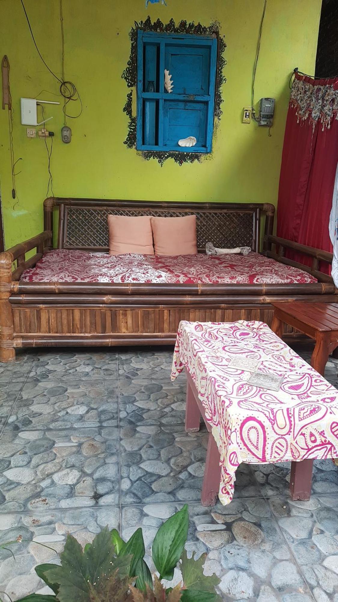 Red Beach Homestay Pasanggaran Extérieur photo