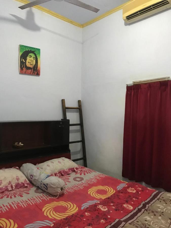 Red Beach Homestay Pasanggaran Extérieur photo