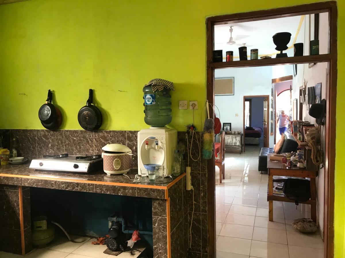 Red Beach Homestay Pasanggaran Extérieur photo